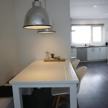 House Strandgeluk- 2 Minutes From The *
