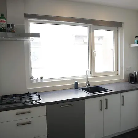 House Strandgeluk- 2 Minutes From The *